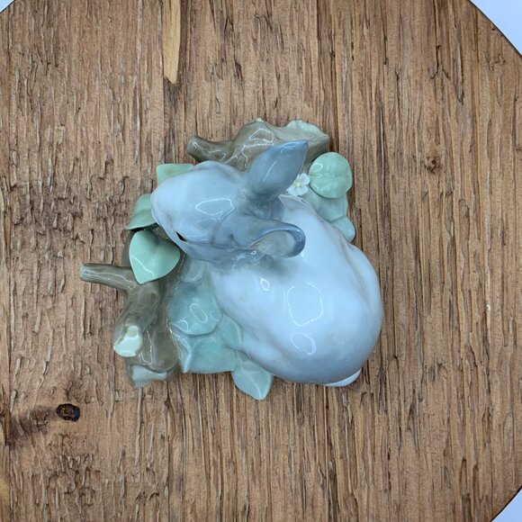 Lladró Vintage Rabbit Eating Bunny Porcelain Figurine - Picture 3 of 6